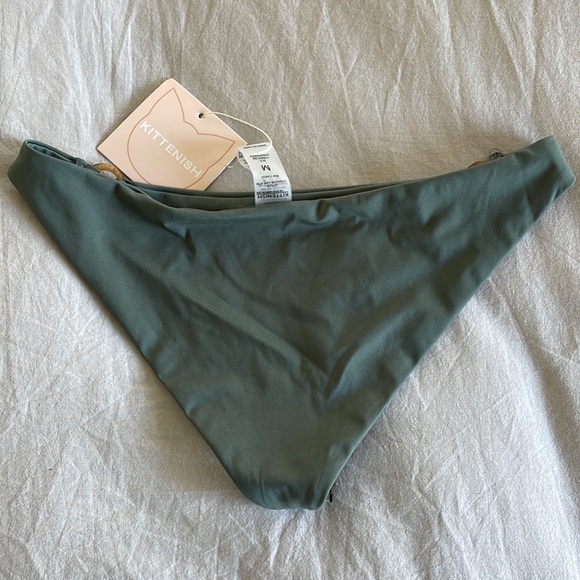 Kittenish bikini - Picture 3 of 4